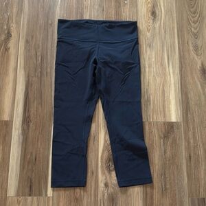 Lululemon winder under crop mid-rise luxtreme 21” true navy size 8
